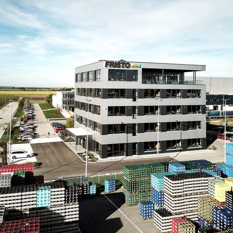 Hier eine eindrucksvolle Aufnahme der neuen FRISTO Unternehmenszentrale, fertiggestellt im Jahr 2022.